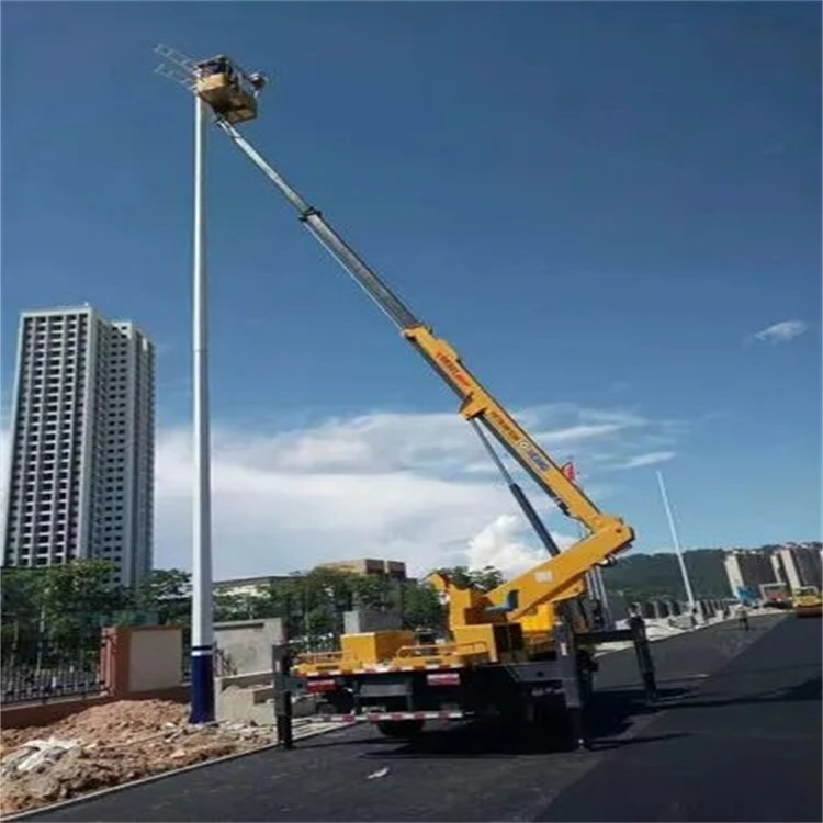 桐庐县维修路灯的曲臂升降车出租