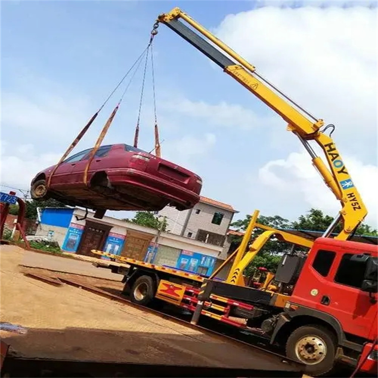 桐庐县吊车吊汽车的正确方法